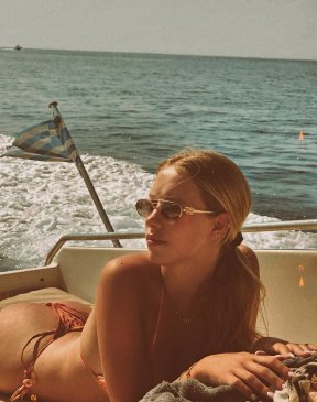 Жалаңаш Брук Уильямс